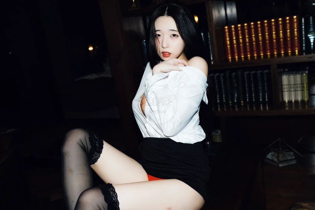 图片[1]-YeonWoo-006 MoonNightSnap 어젯밤 Last night NO.2 &ndash; Yeon woo 이연우 [75P-1V-521MB]-魅影阁